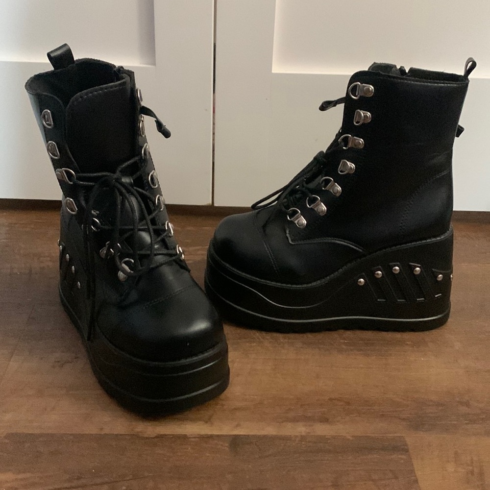 Demonia style Dolls Kill black platform boots